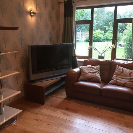 The Old Vicarage Lodge Manchester Esterno foto
