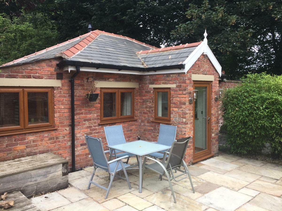 The Old Vicarage Lodge Manchester Esterno foto
